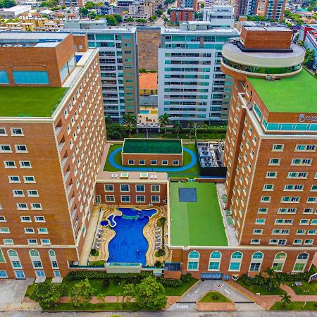 Hotel Dann Carlton Barranquilla Y Centro De Convenciones Екстериор снимка Aerial view of the complex