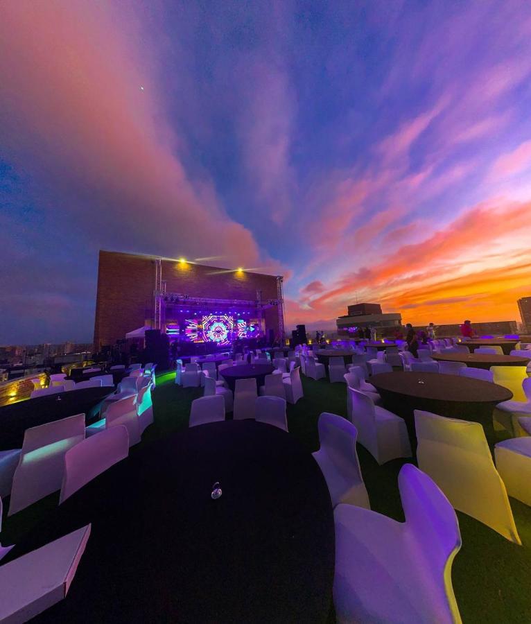 Hotel Dann Carlton Barranquilla Y Centro De Convenciones Екстериор снимка The View Rooftop