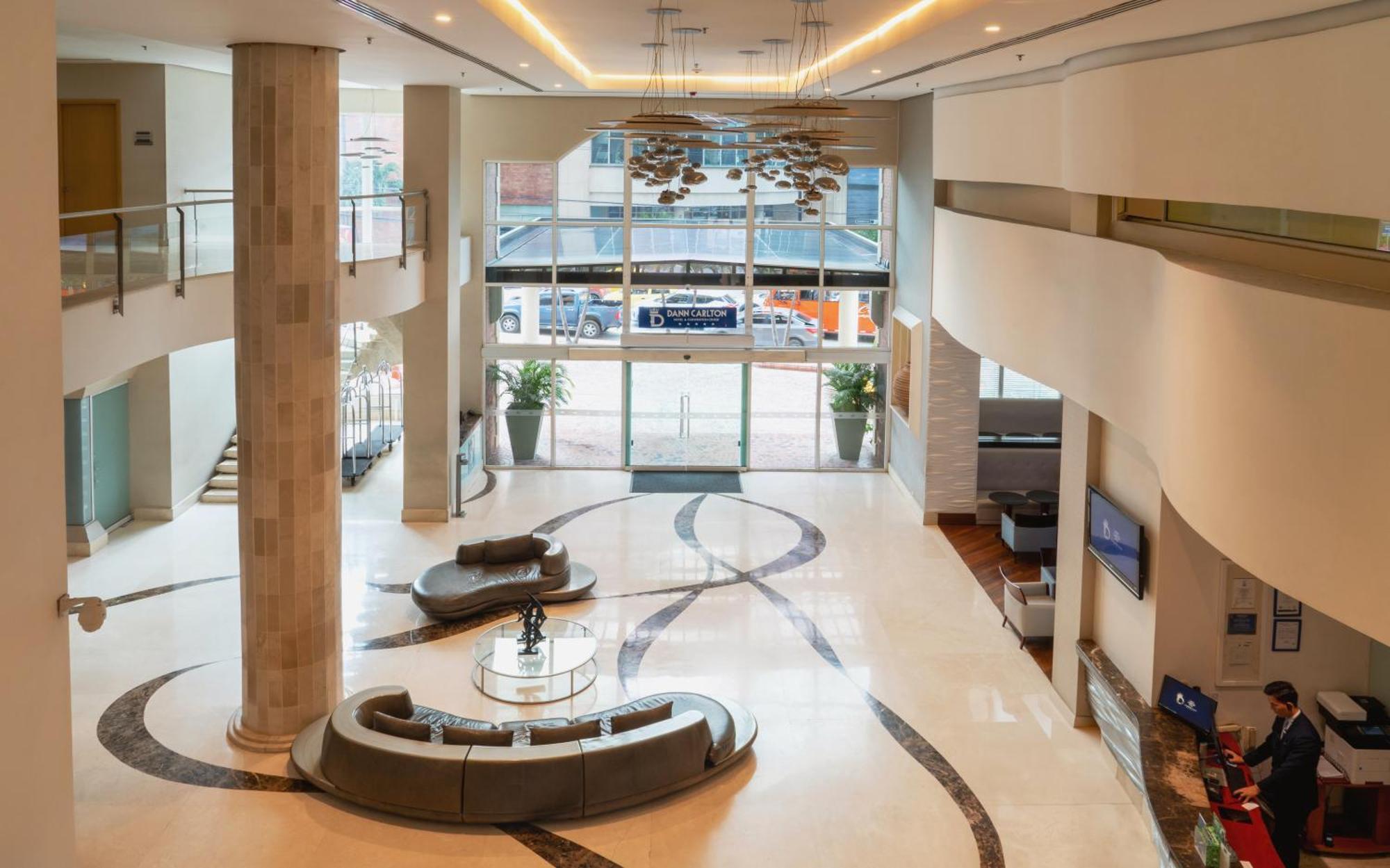 Hotel Dann Carlton Barranquilla Y Centro De Convenciones Екстериор снимка The lobby of the hotel