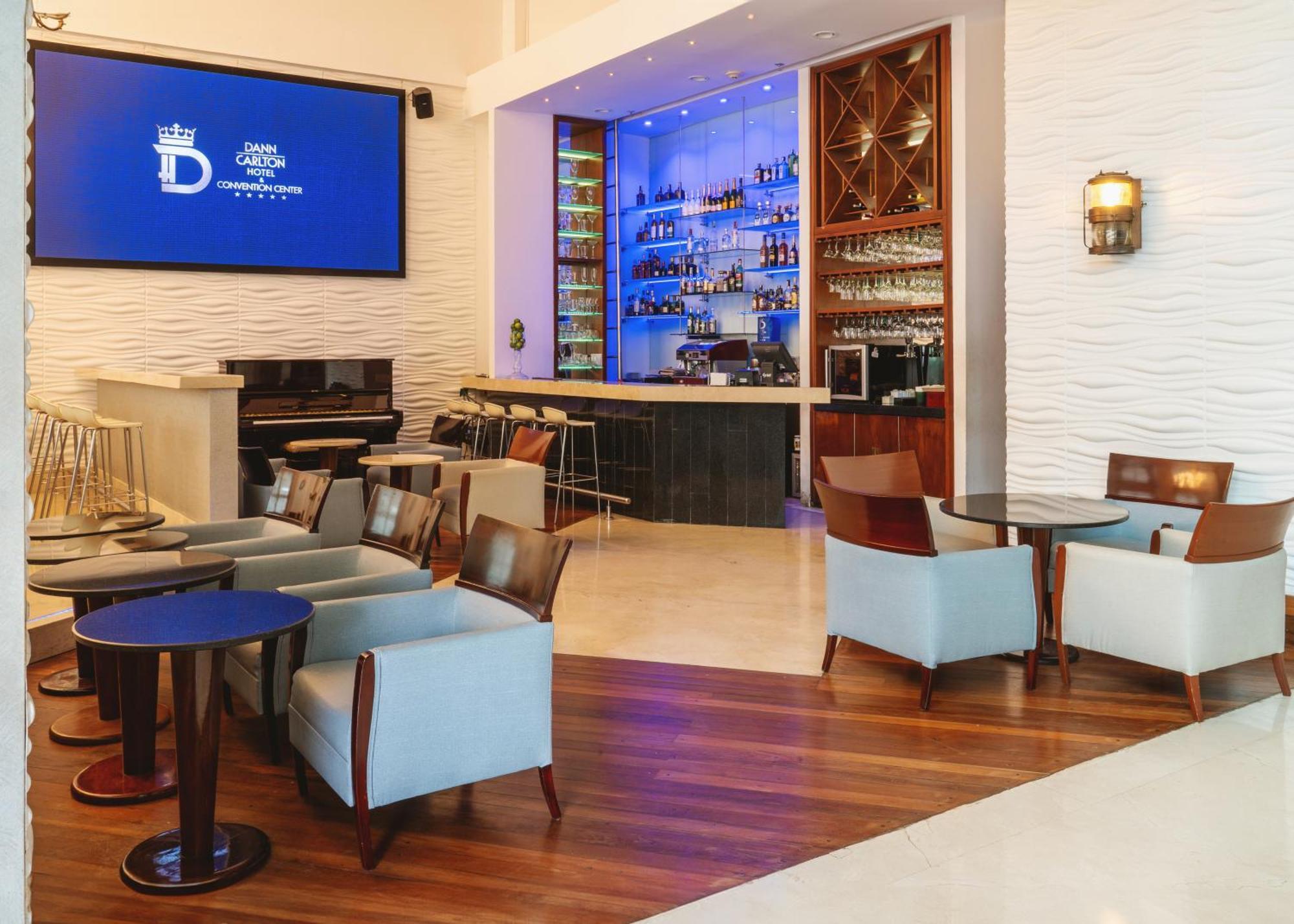 Hotel Dann Carlton Barranquilla Y Centro De Convenciones Екстериор снимка The lounge at the airport
